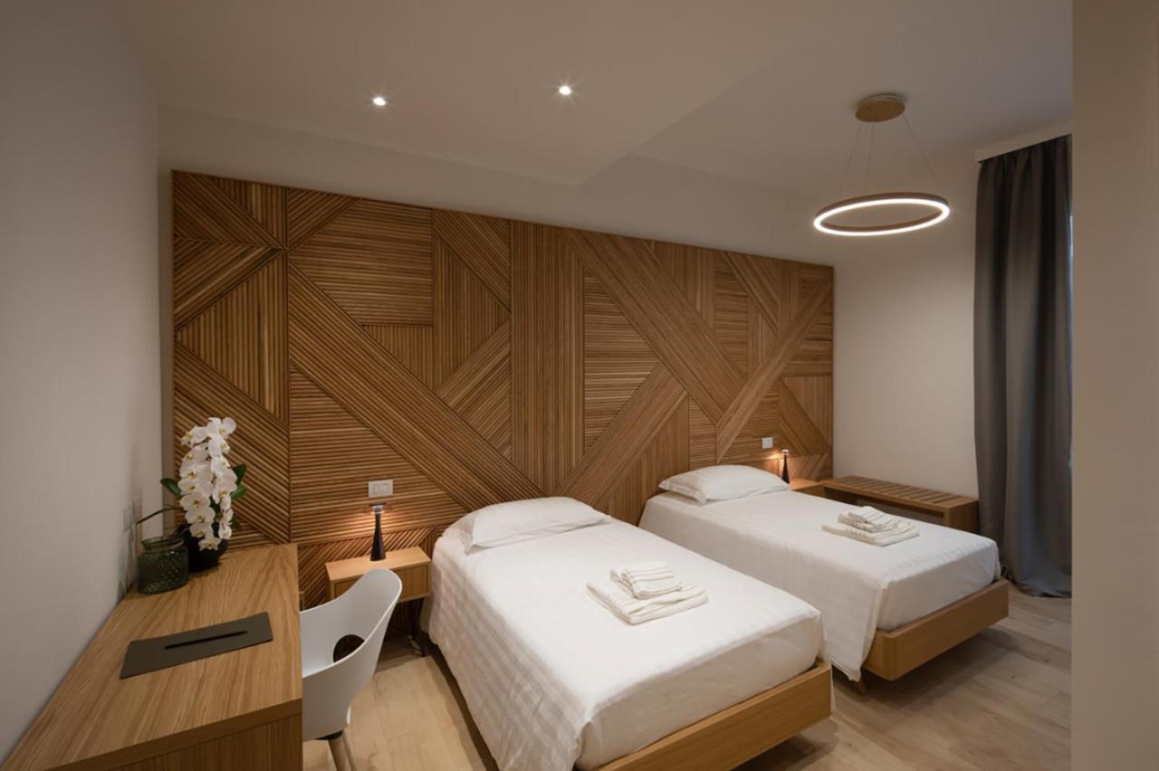 Ophelia Hotel Cazzago San Martino Екстер'єр фото