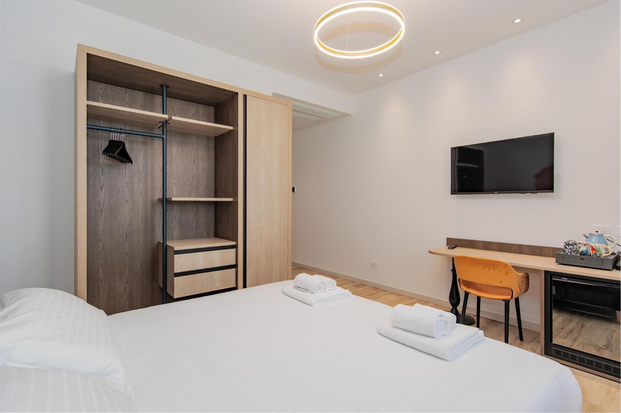 Ophelia Hotel Cazzago San Martino Екстер'єр фото