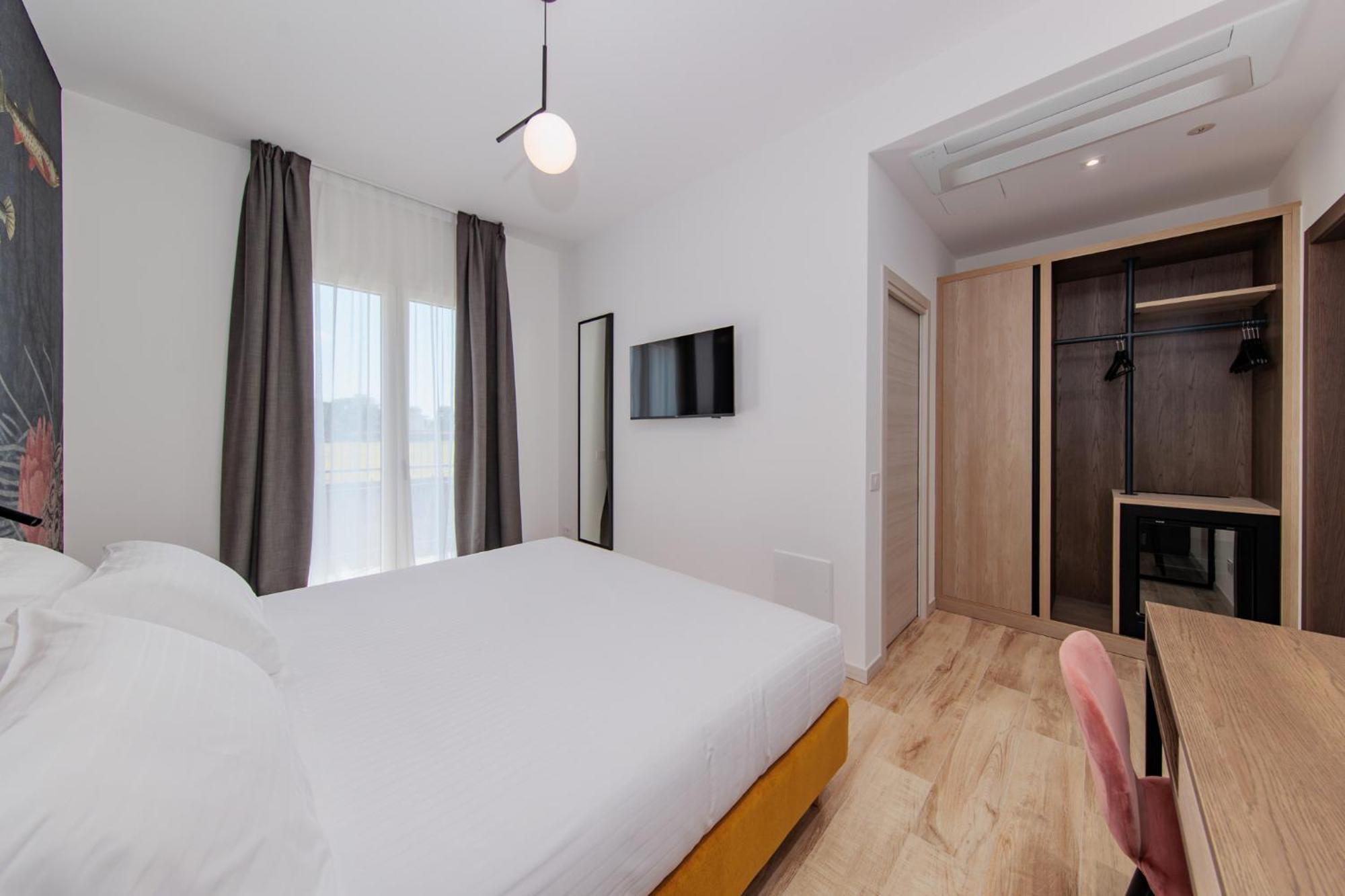 Ophelia Hotel Cazzago San Martino Екстер'єр фото
